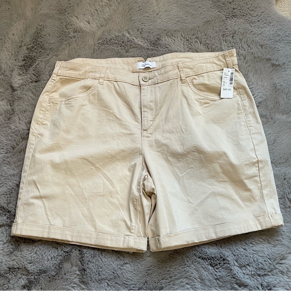 Cuffed Khaki Shorts - Picture 1 of 8